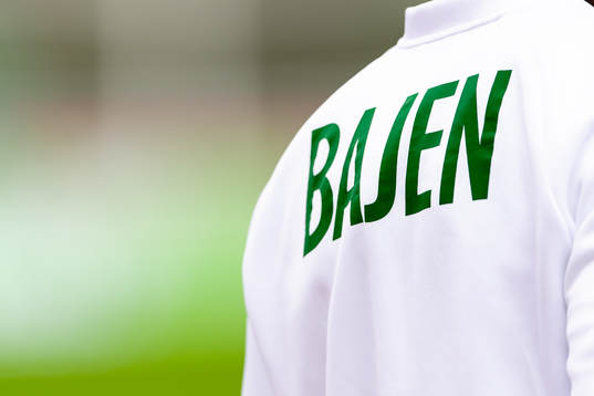 Tröja med Bajen före fotbollsmatchen i Allsvenskan mellan