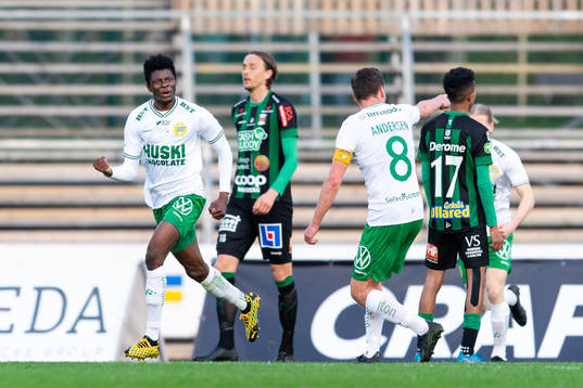 Hammarbys Aziz Mohammed Ouattara jublar