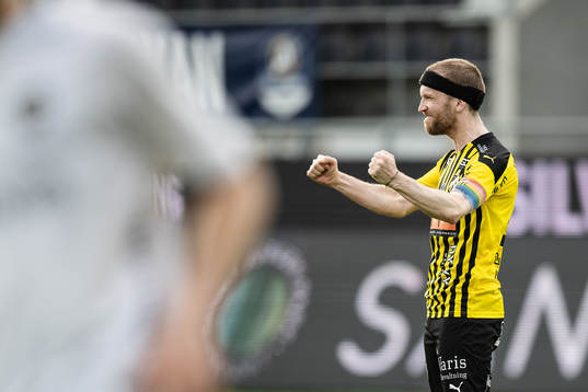 Häckens Rasmus Lindgren jublar