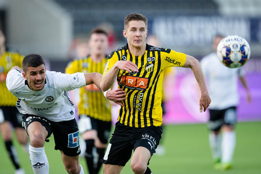 Örebros Hussein Ali  och Häckens Leo Bengtsson