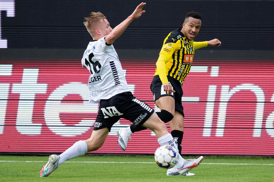 Örebros David Seger och Häckens Martin Olsson