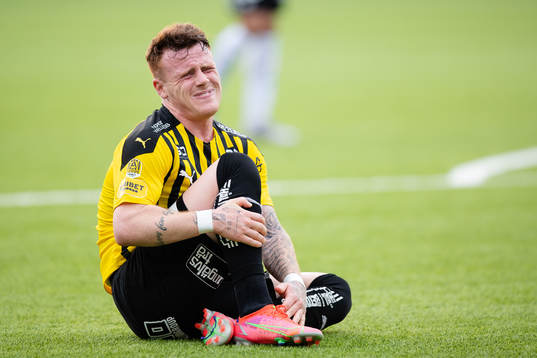 Häckens Tobias Heintz grimaserar