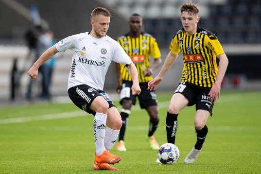 Örebros Benjamin Hjertstrand och Häckens Patrik Wålemark