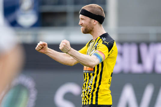 Häckens Rasmus Lindgren jublar