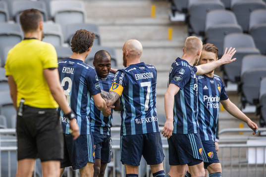 Djurgårdens Edward Chilufya jublar