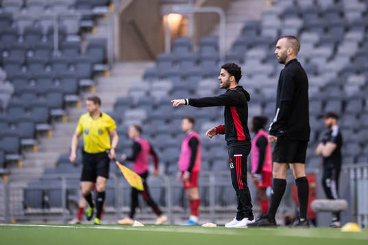 Östersunds tränare Amir Azrafshan
