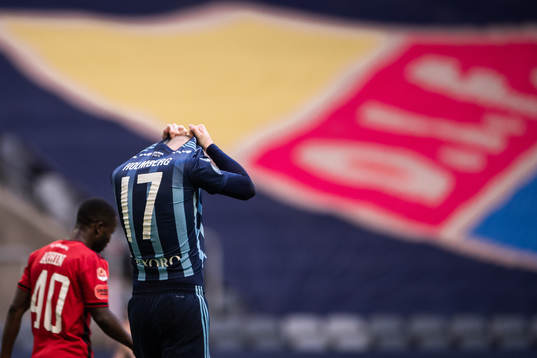 Djurgårdens Kalle Holmberg deppar
