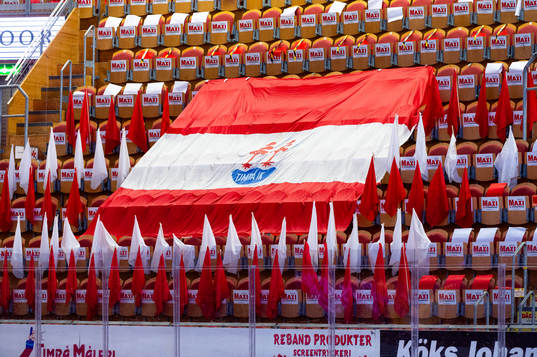 Timråflagga på läktaren
