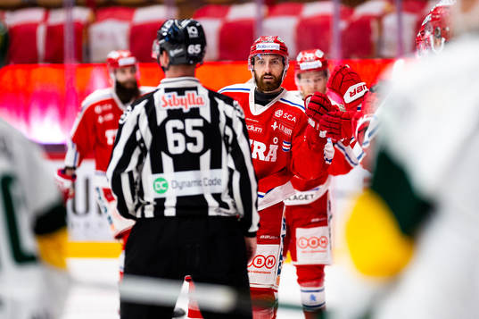 Timrås Albin Lundin jublar