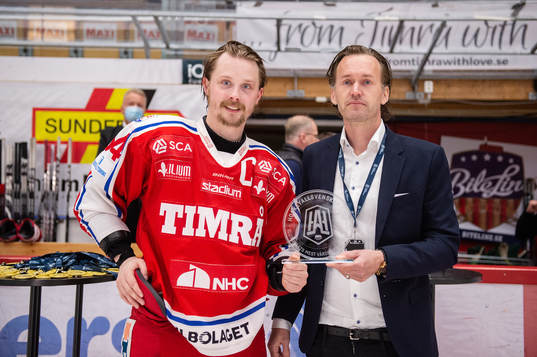 Timrås Jonathan Dahlén tilldelas ett pris för
