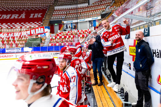 Timrås och Sebastian Hartmann jublar