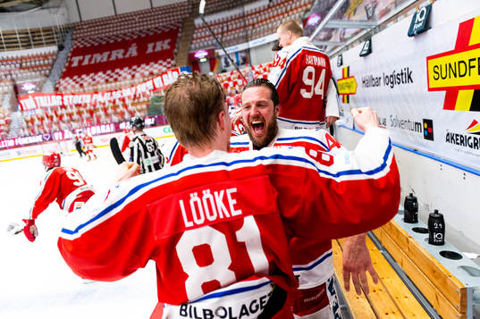 Timrås Jacob Blomqvist och Jens Lööke jublar