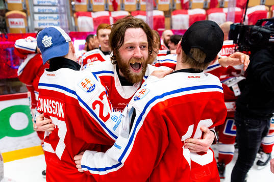 Timrås Oliver Johansson och Albin Carlson jublar