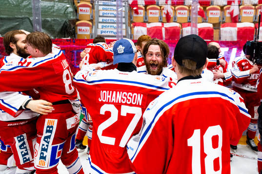 Timrås Oliver Johansson och Albin Carlson jublar