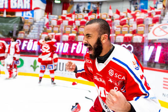 Timrås Jeremy Boyce-Rotevall jublar