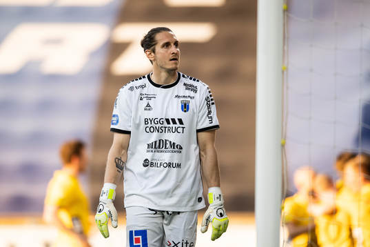 Sirius målvakt David Mitov Nilsson deppar