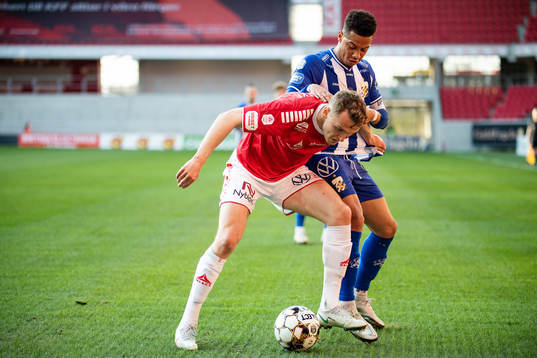 Kalmars Piotr Johansson och IFK Göteborgs Tobias Sana