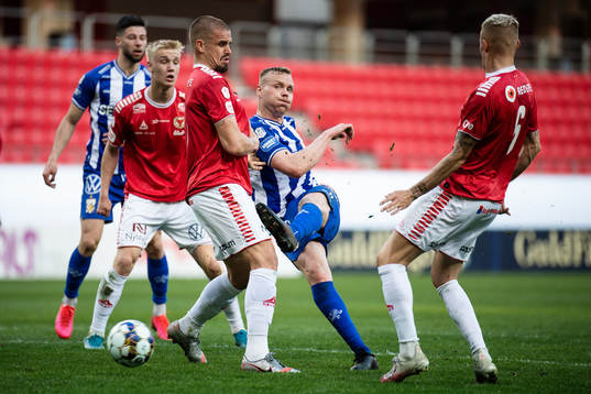 IFK Göteborgs Kolbeinn Sigthorsson och Kalmars Douglas