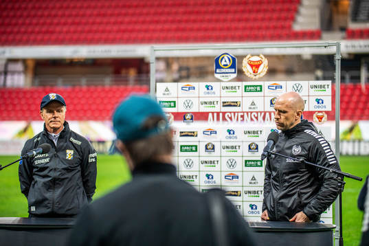 IFK Göteborgs tränare Roland Nilsson och Kalmars tränare