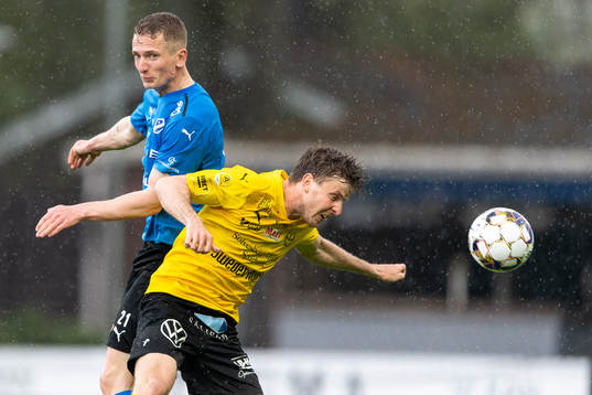 Halmstads Andreas Bengtsson och Mjällbys Joel Nilsson