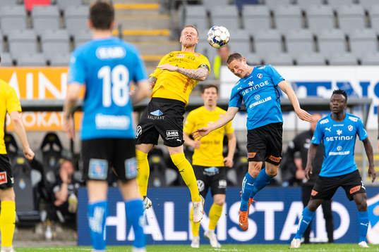Mjällbys David Löfquist och Halmstads Joel Allansson