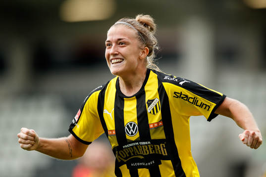 Häckens Filippa Angeldahl jublar