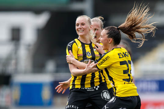 Häckens Stina Blackstenius jublar