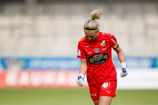 Häckens målvakt Jennifer Falk jublar