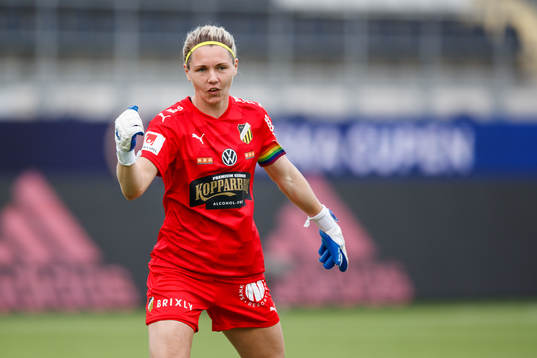 Häckens målvakt Jennifer Falk jublar