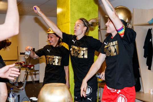 Häckens Johanna Rytting Kaneryd, Emma Kullberg och