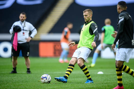 s Sebastian Larsson