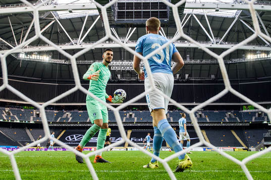 Malmö FFs målvakt Marko Johansson och Franz Brorsson