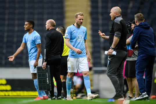 Malmö FFs Ola Toivonen byts ut