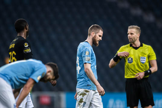 Malmö FFs Lasse Nielsen deppar