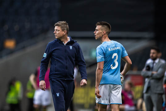 Malmö FFs huvudtränare Jon Dahl Tomasson och Jonas Knudsen