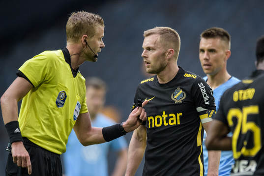 s Sebastian Larsson