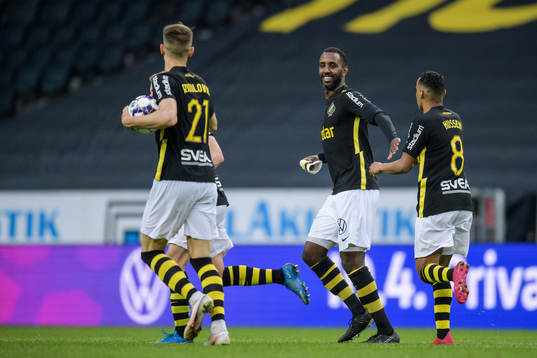 s Henok Goitom och Bilal Hussein jublar