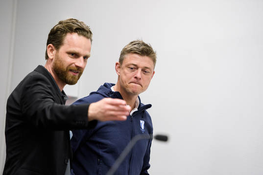 s tränare Bartosz Grzelak och Malmö FFs huvudtränare Jon