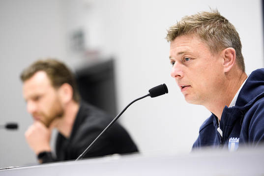 s tränare Bartosz Grzelak och Malmö FFs huvudtränare Jon
