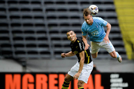 s Nabil Bahoui och Malmö FFs Eric Larsson
