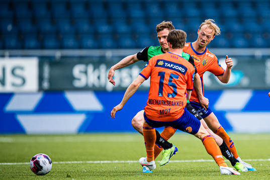 Meinhard Egilsson Olsen of Bryne and Jørgen Hatlehol of