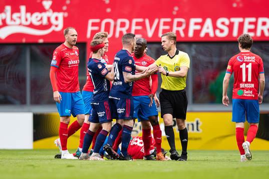 Helsingborgs Ravy Tsouka-Dozi och Östers James Keene