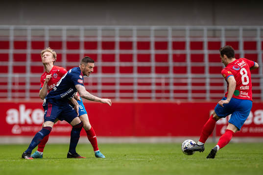 Helsingborgs Andreas Landgren och Östers James Keene