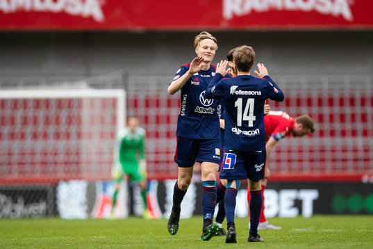 Östers Filip Örnblom och Oliver Silverholt jublar