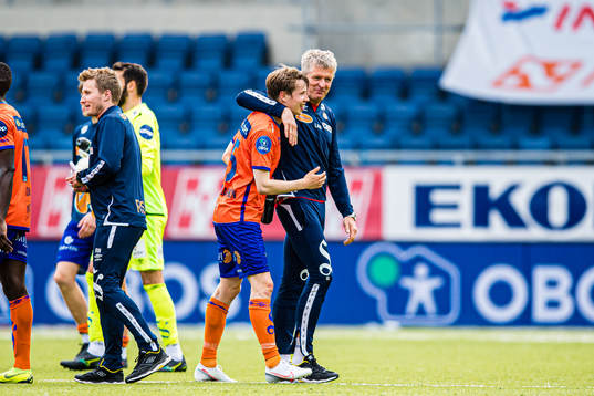 Kristoffer Ødemarksbakken of Aalesund and Lars Arne