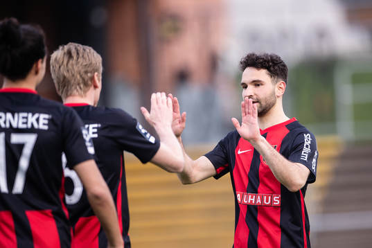Brommapojkarnas Marijan Cosic jublar