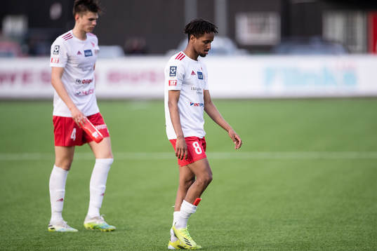 Hudiksvalls Oscar Wallin och Araya Zerai deppar