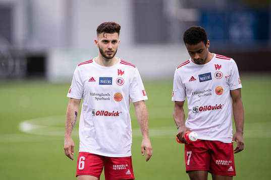Hudiksvalls Amaro Bahtijar och Kion King deppar