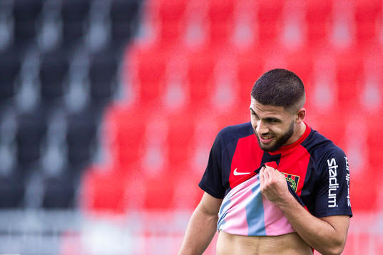 Brommapojkarnas Omar Faraj deppar