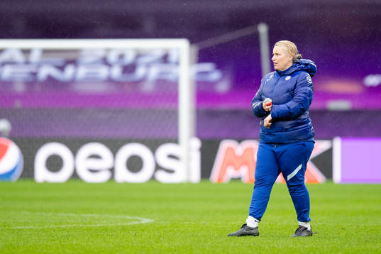 Coach Emma Hayes of Chelsea